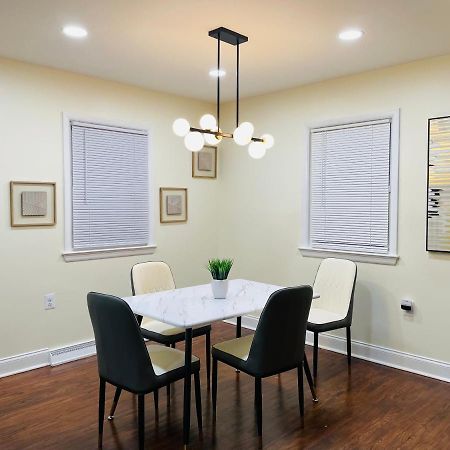 Newly Renovated Charming Home With Parking Fort Washington Exterior foto