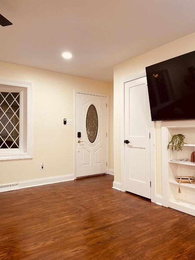 Newly Renovated Charming Home With Parking Fort Washington Exterior foto